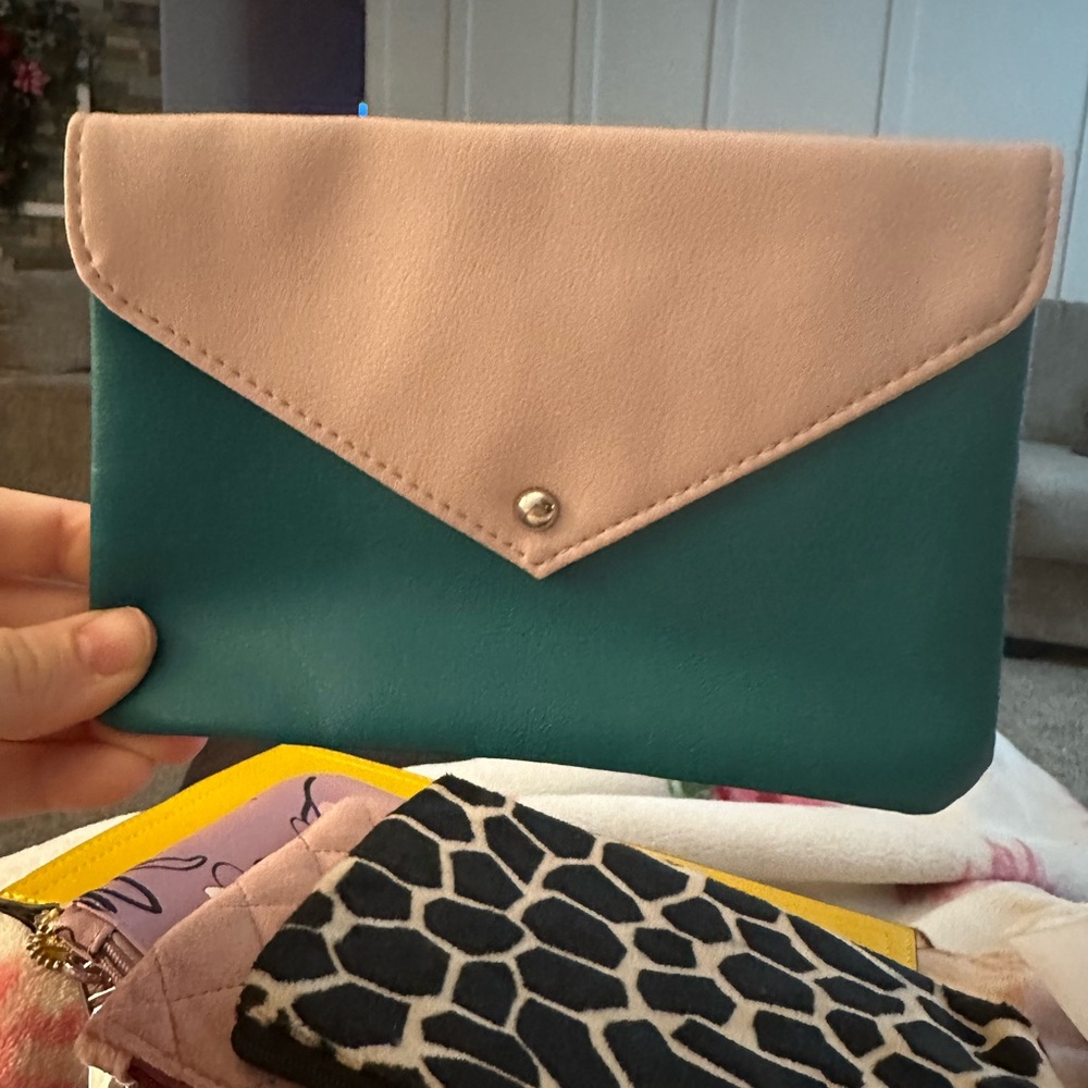 Ispy makeup bag